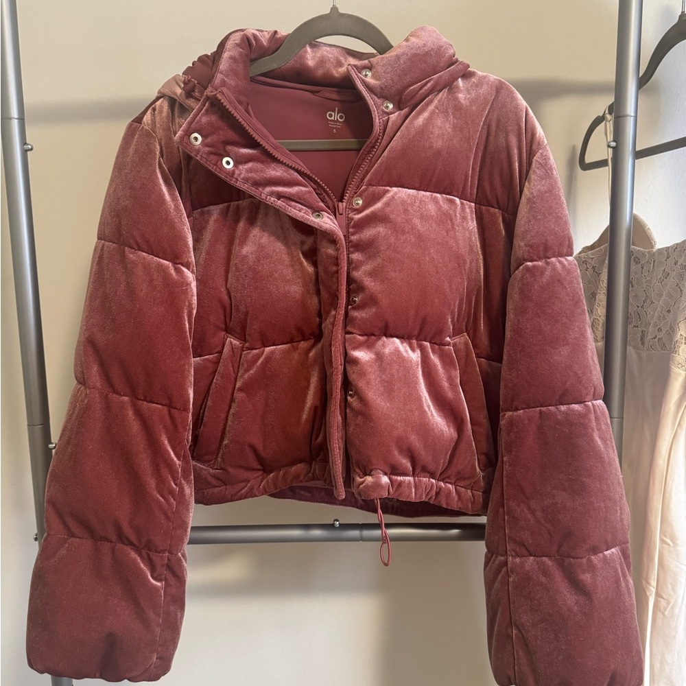 ALO Yoga Rosewood Velvet Puffer Cropped Jacket